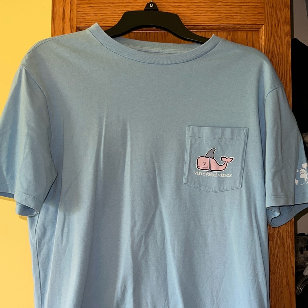 Vineyard Vines SHARK WEEK limited edition short sleeve tee